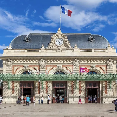 L'echappee De Riviera I Centre-ville I Climatise I Proche Gare Et I Ideal Couple Et Famille Апартаменты *