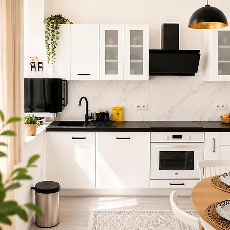 L'echappee De Riviera I Centre-ville I Climatise I Proche Gare Et I Ideal Couple Et Famille I Business Apartment *